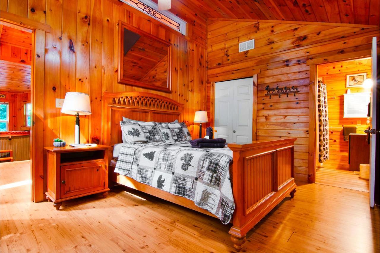 Cozy Cabin Retreat - Hot Tub, Fireplace & Fire Pit Blue Ridge Εξωτερικό φωτογραφία